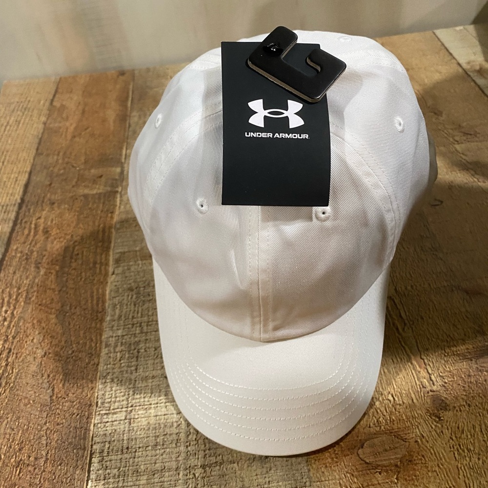 New With Tags Under Armour White Adjustable Baseball Cap OSFM
